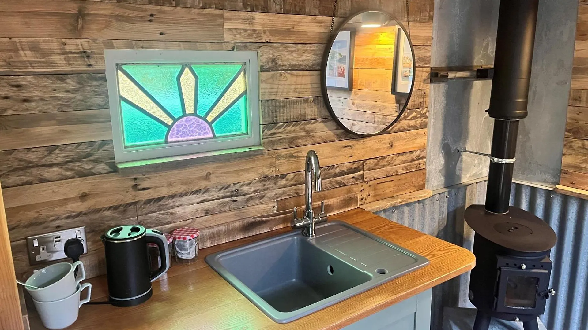 Bowhayes Farm - Camping & Glamping - Shepherd'S Hut 'Pippin' Venn Ottery 0*,