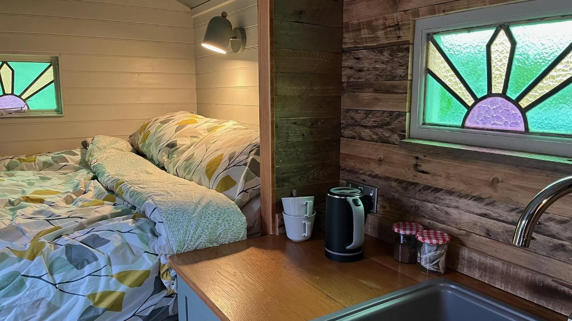 Bowhayes Farm - Camping & Glamping - Shepherd'S Hut 'Pippin' Venn Ottery